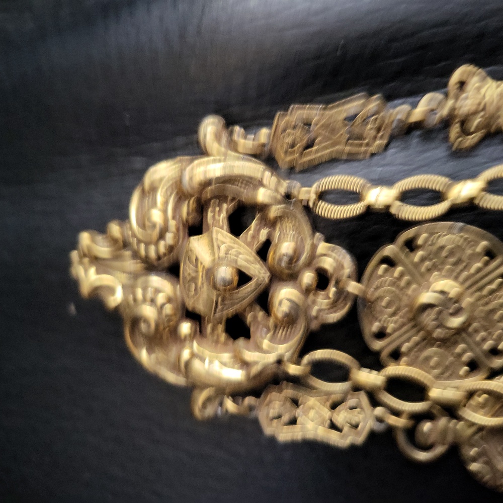 Brass Chatelaine Brooch Fancy Dangling Asain Motif Signed "ART" Coro Sty… - Picture 10 of 11